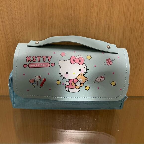 Hello Kitty Makeup Brush & Zippered Pouch Set - Picture 4 of 9